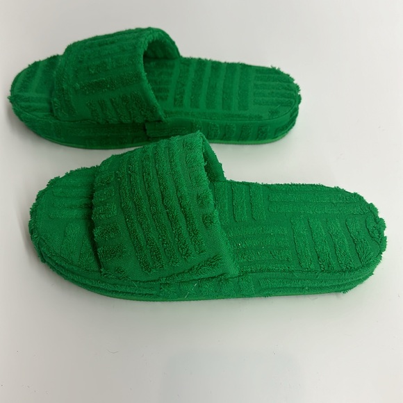 GREEN SLIDES - Picture 7 of 10